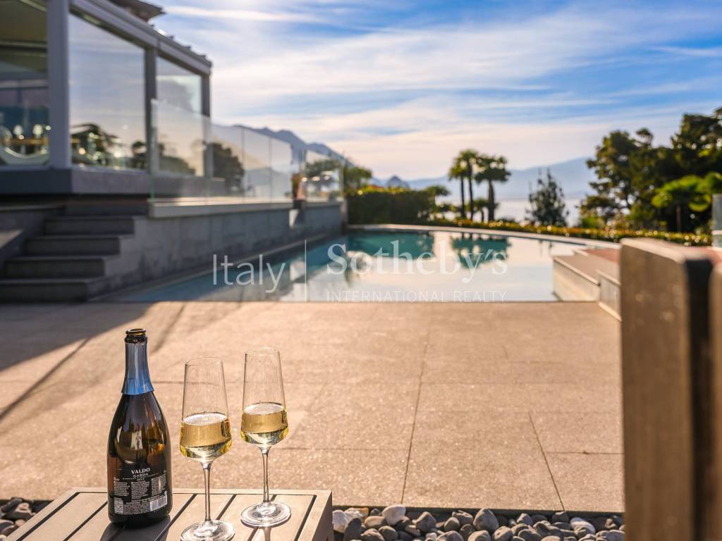 Villa a Brezzo di bedero in Via Porto Valtravaglia - Foto 3