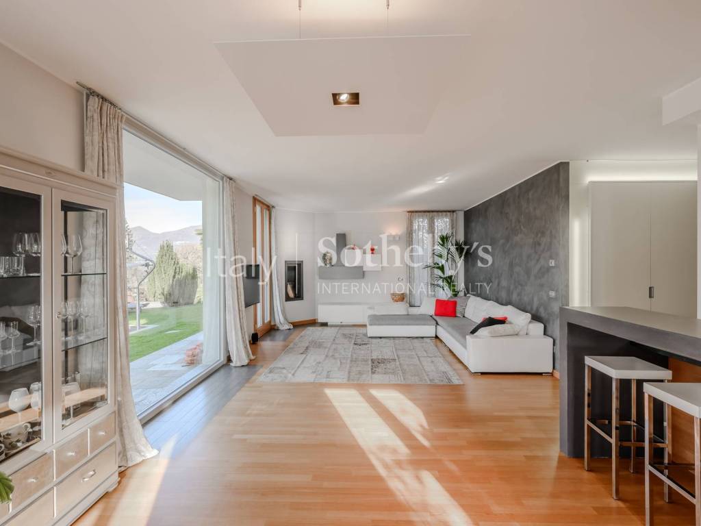 Villa a Brezzo di bedero in Via Porto Valtravaglia - Foto 4