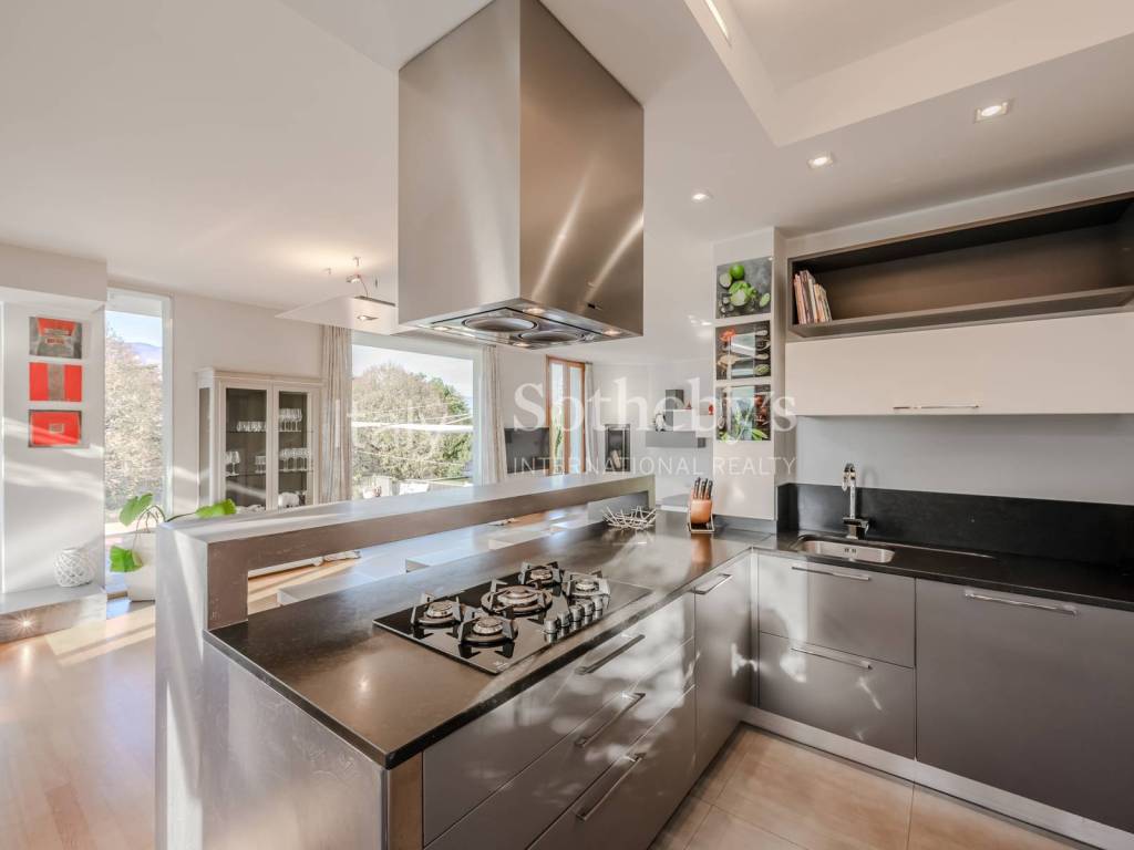 Villa a Brezzo di bedero in Via Porto Valtravaglia - Foto 5