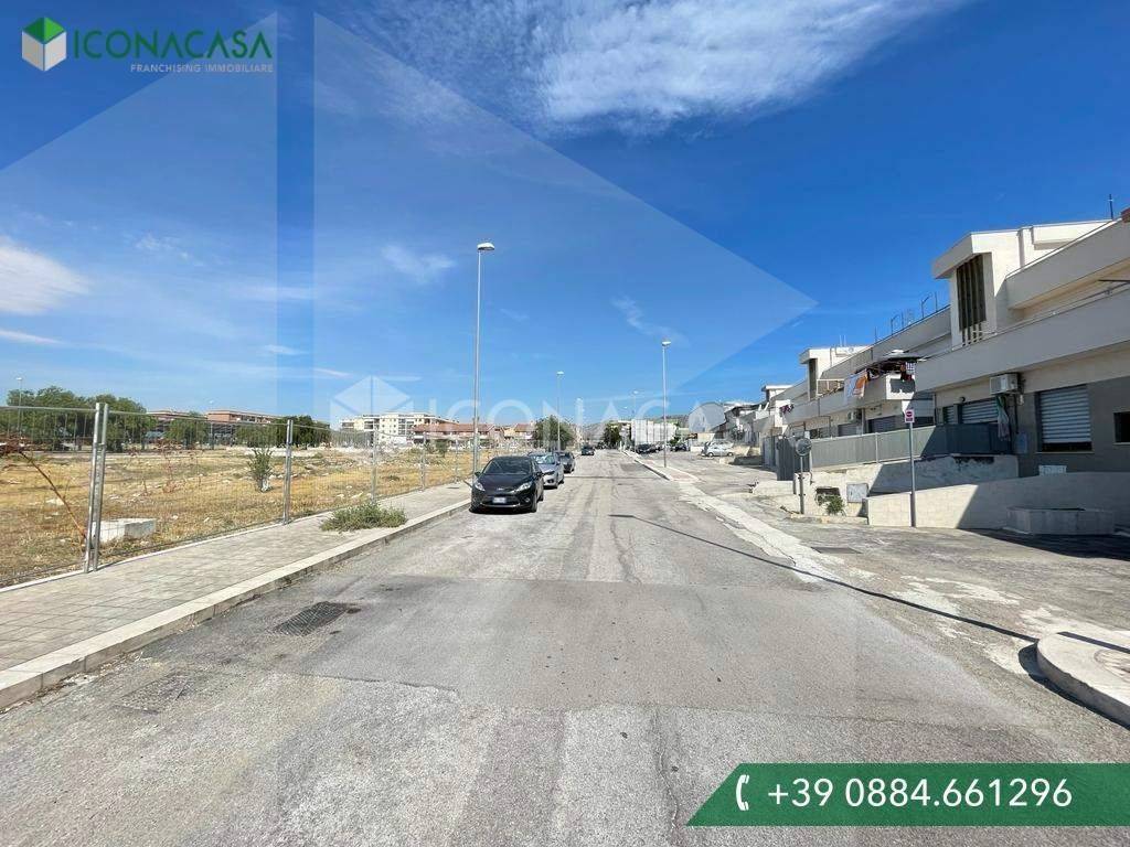 Box / garage a Manfredonia in Via Bartolomeo D'Onofrio - Foto 3