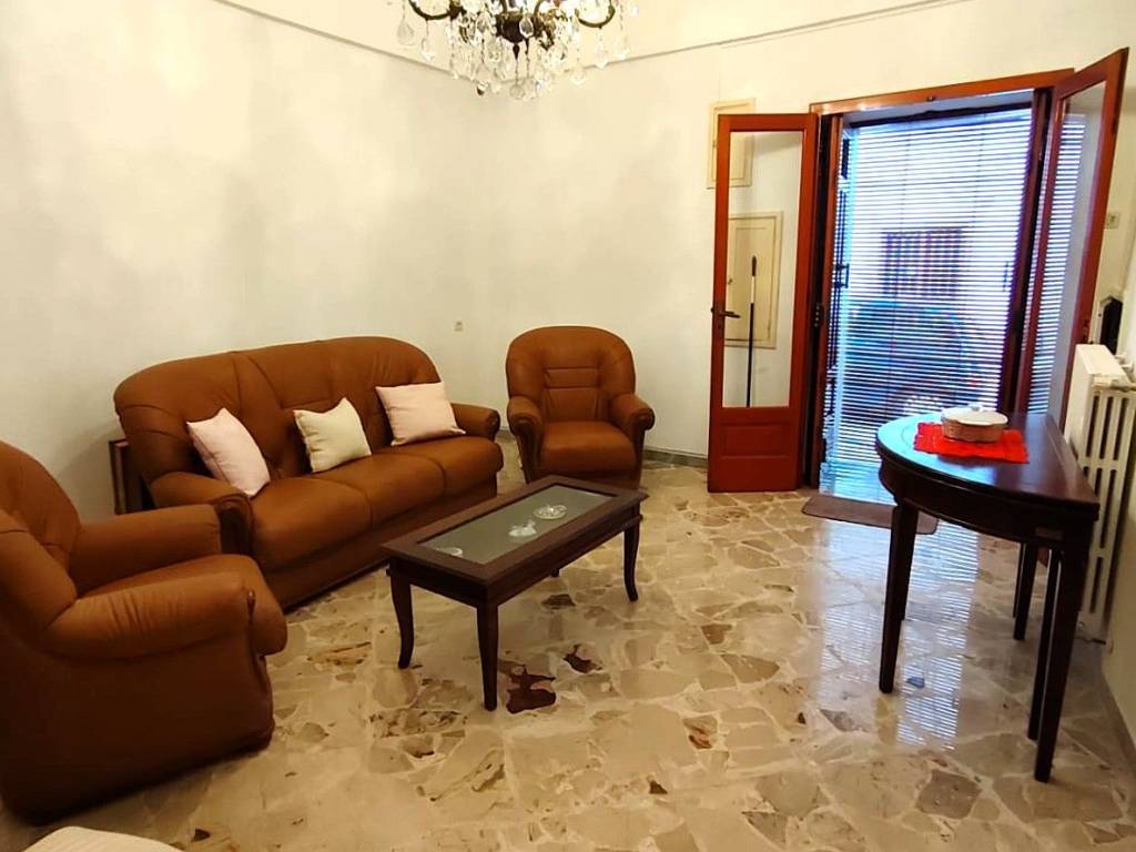 Appartamento a Ceglie messapica in Via Cesare Battisti - Foto 2