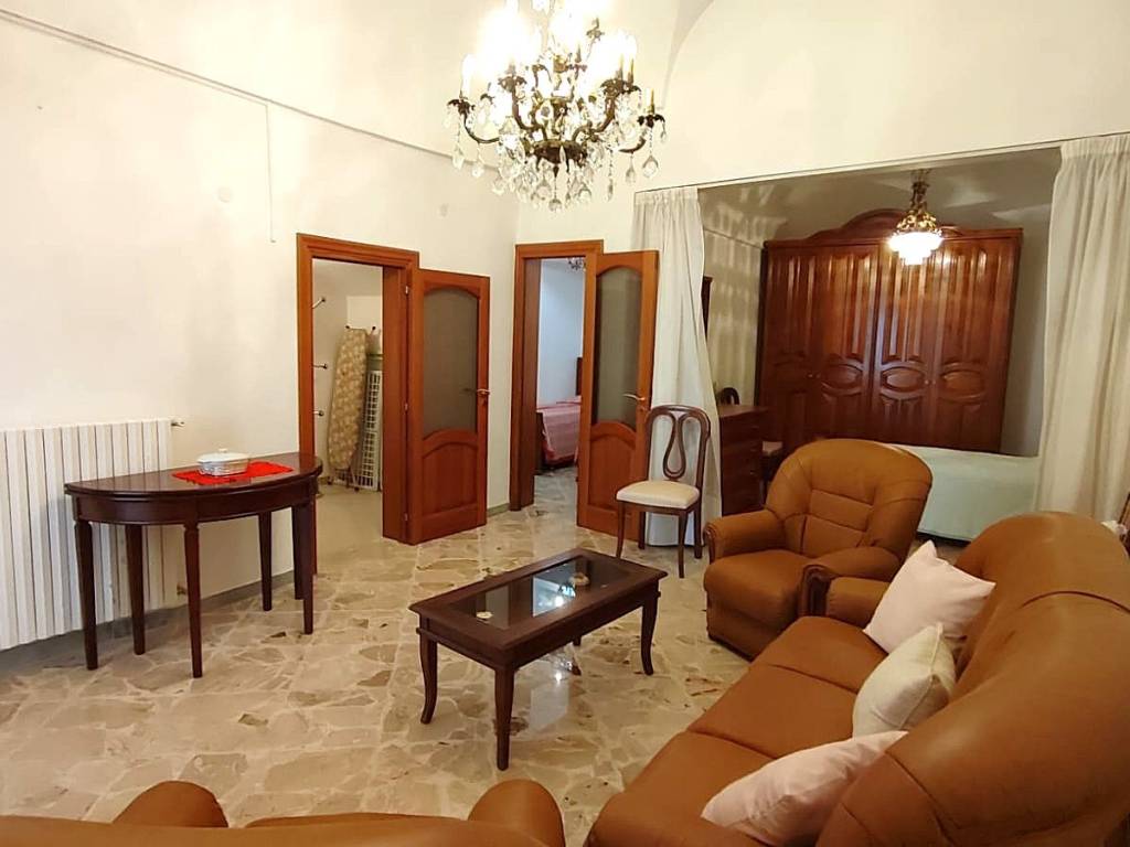 Appartamento a Ceglie messapica in Via Cesare Battisti - Foto 3