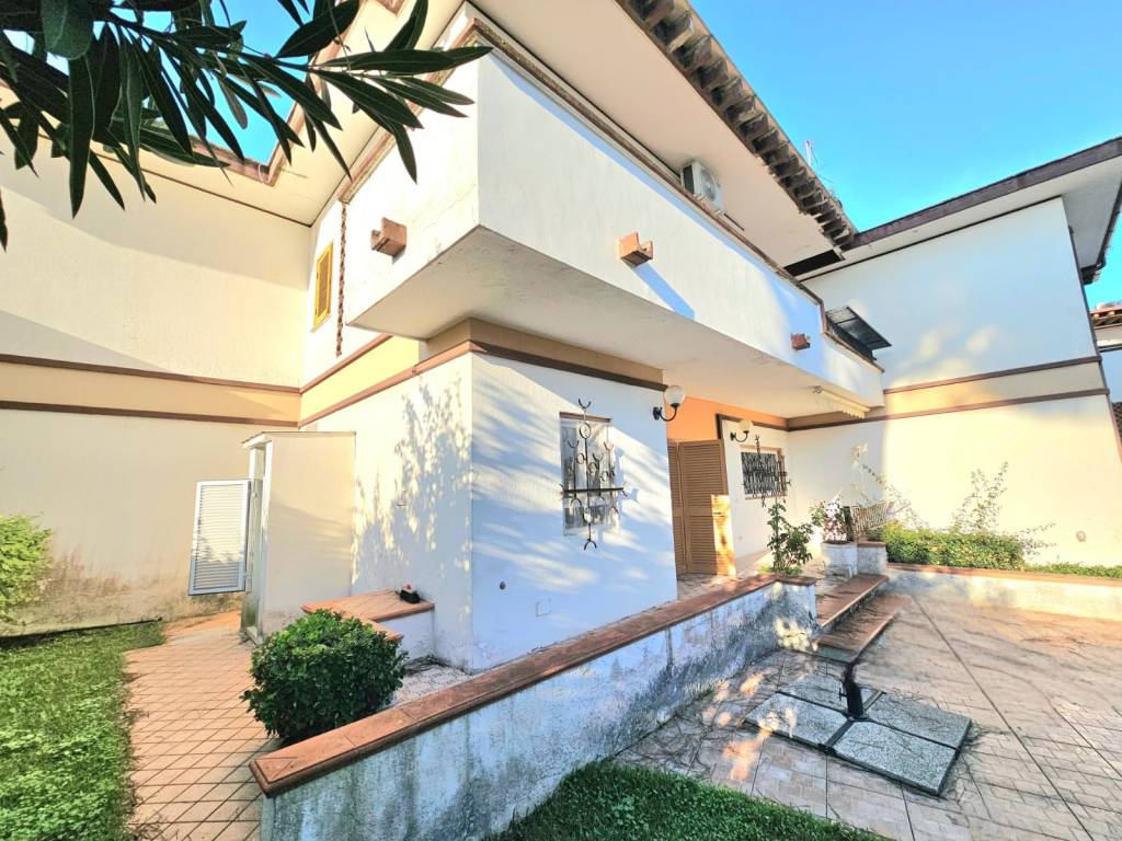 Villa a Terracina in Via Stella Polare, 19 - Foto 4