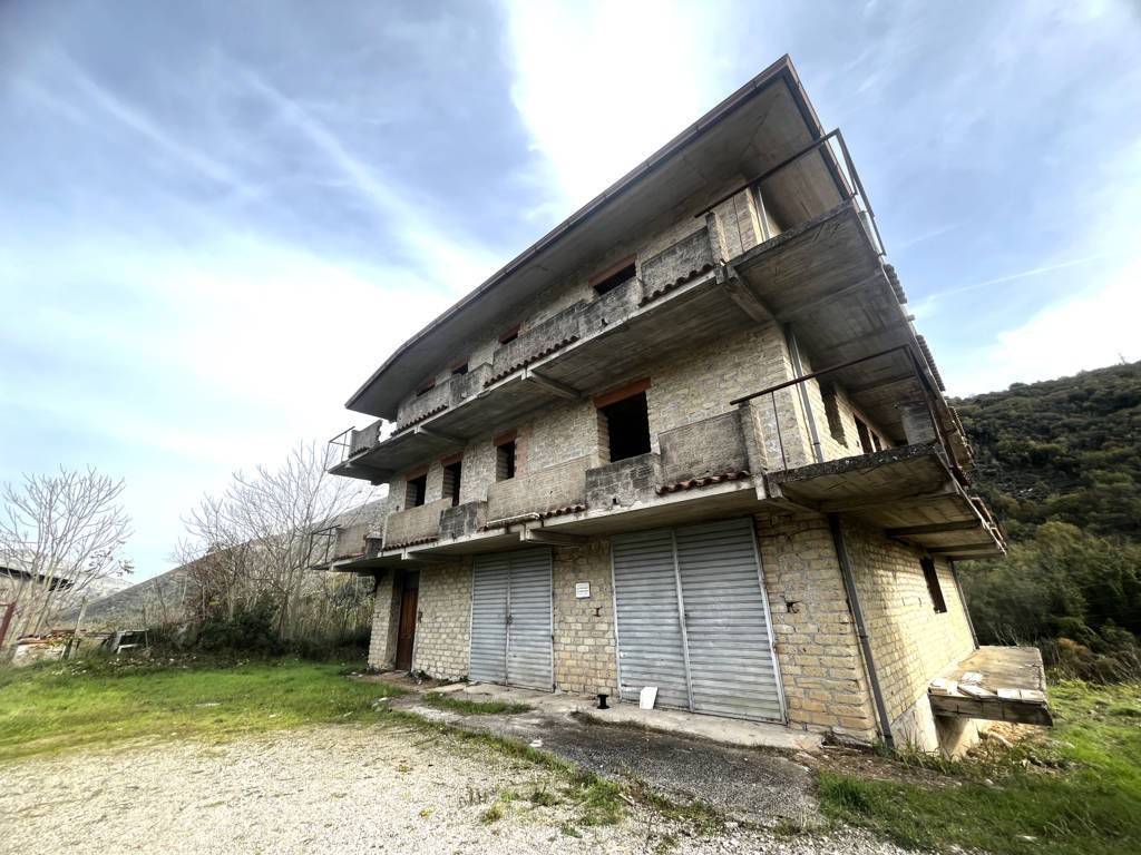 Palazzo / stabile a Lenola in Via Colle Pantano - Foto 3