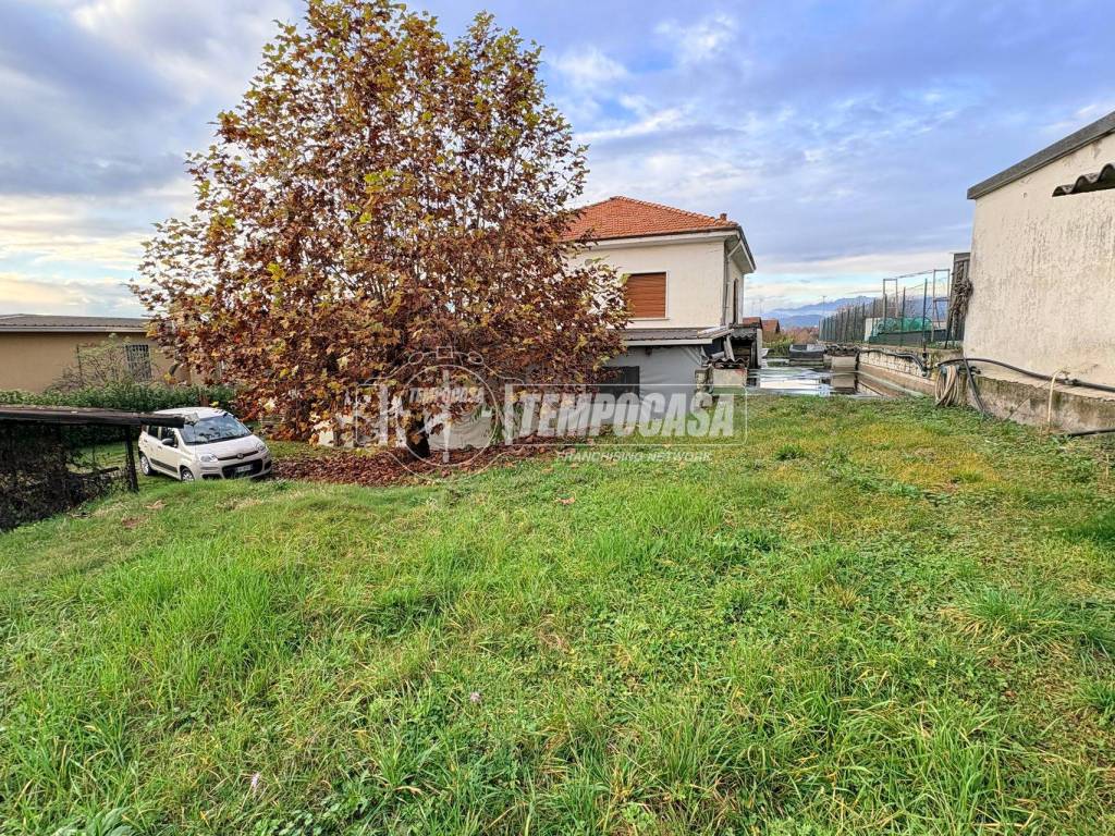 Villa a Casnate con bernate in Via Alessandro Volta, 31 - Foto 3