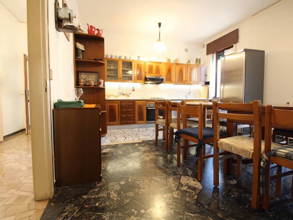 Appartamento a Montecchio maggiore in Via Pietro Ceccato - Foto 3