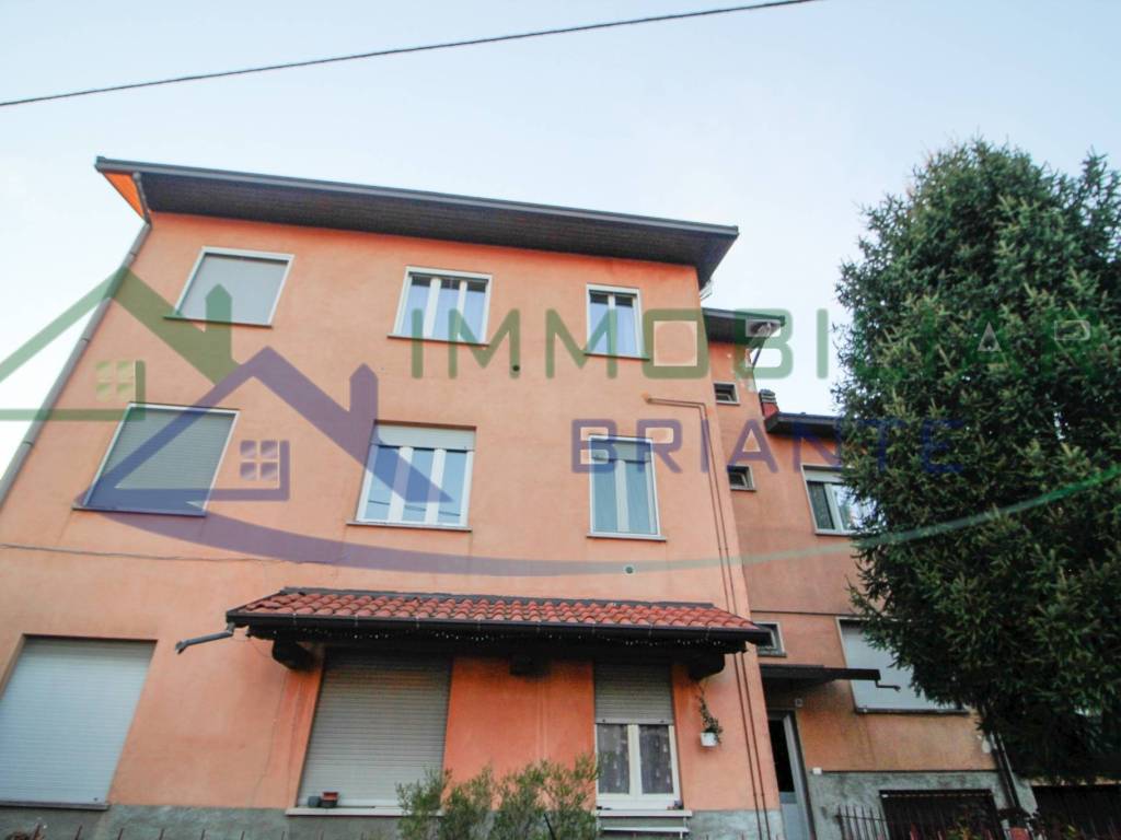 Appartamento a Somma lombardo in Via Cacciatori delle Alpi - Foto 2