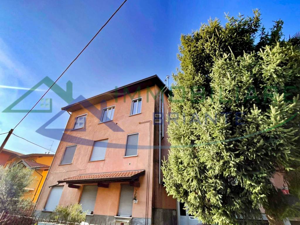 Appartamento a Somma lombardo in Via Cacciatori delle Alpi - Foto 3