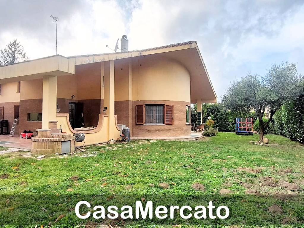 Villa a Rocca di papa in Via delle Barozze - Foto 2