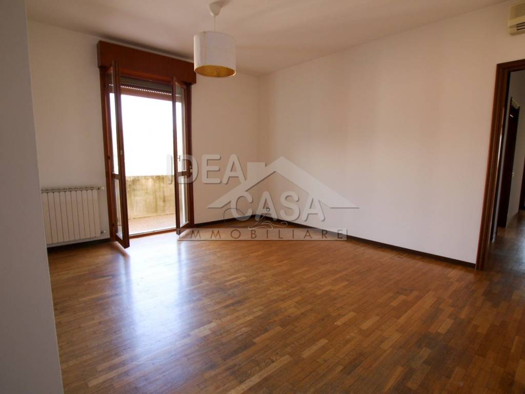 Appartamento a Mirandola in Via Milano, 5 - Foto 3