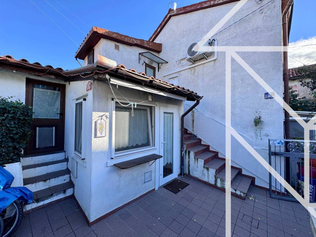 Villa a Trieste in Via Cesare Zarotti, 2 - Foto 2