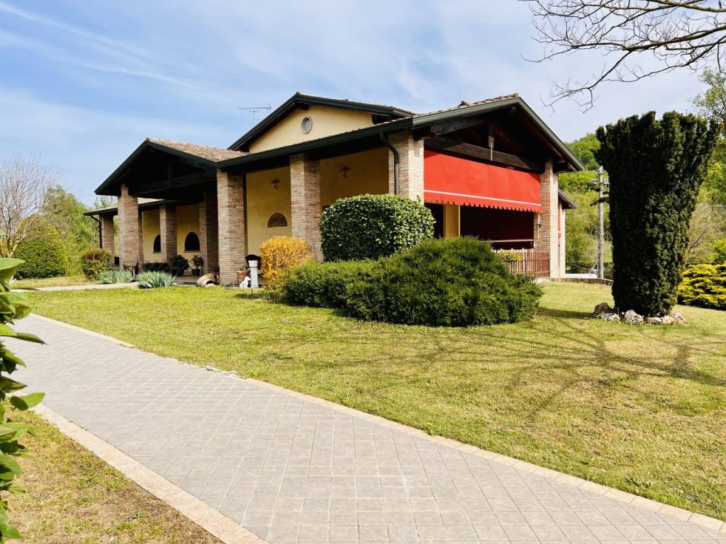 Villa a Traversetolo in via orio 1 - Foto 2