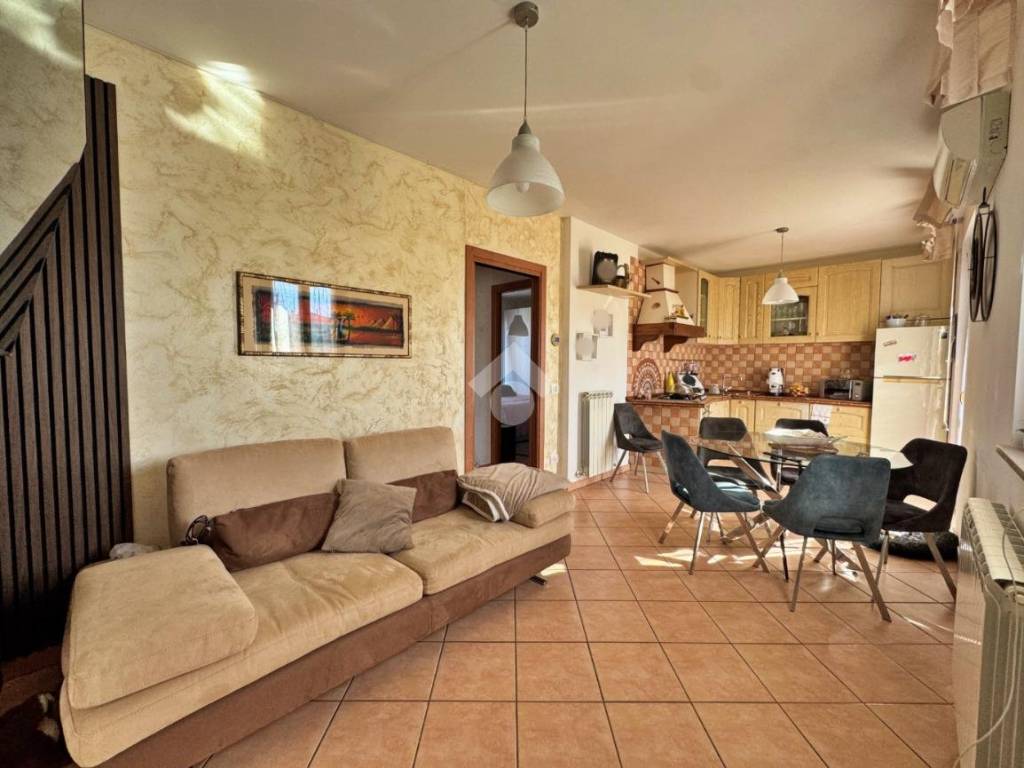 Appartamento a Tavullia in strada provinciale carrate - Foto 4