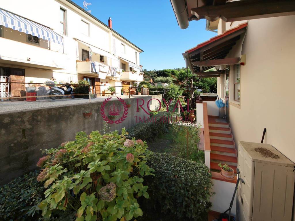Villetta a schiera a Rosignano marittimo in località le stregonie - Foto 3