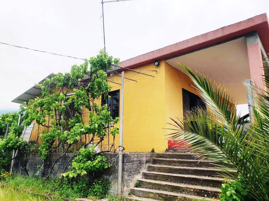 Terreno a Adrano in Traversa Noce - Foto 2