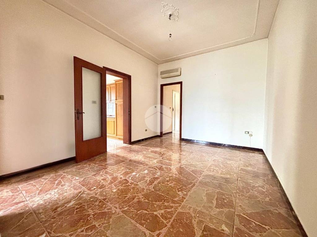 Villa a Legnago in Via Almerini, 11 - Foto 2