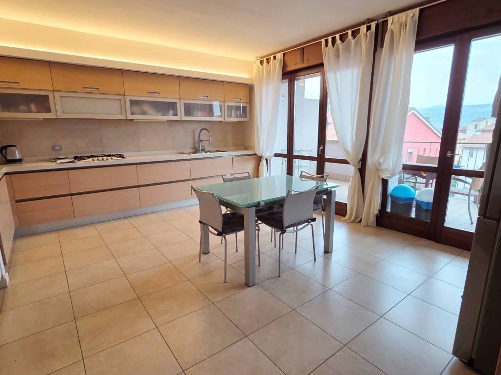 Appartamento a Verona in Via Enna - Foto 4