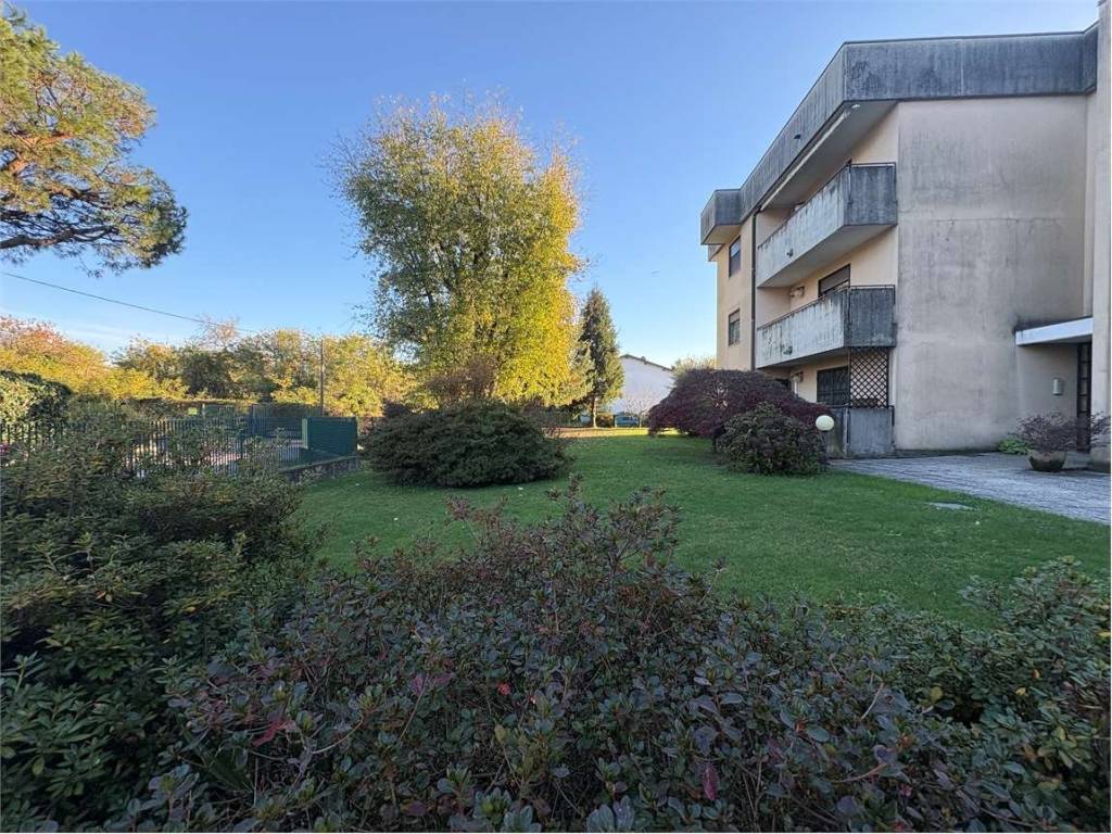 Appartamento a Somma lombardo in Via Dante Aligheri , 30 - Foto 2