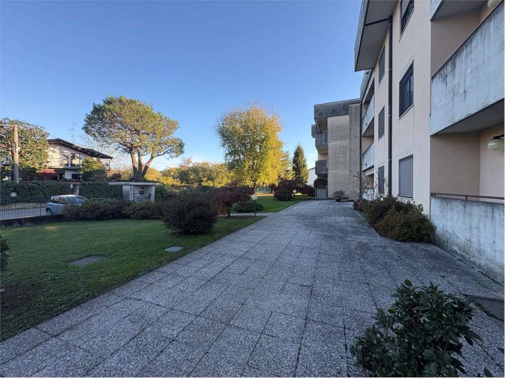 Appartamento a Somma lombardo in Via Dante Aligheri , 30 - Foto 4