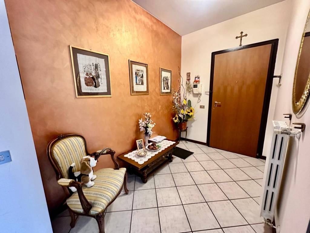 Appartamento a Malnate in Via Madonnina - Foto 2