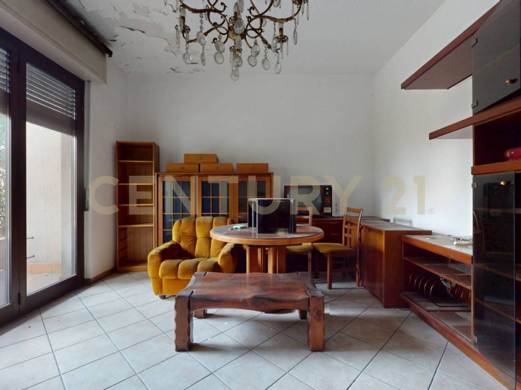 Villa a Gallarate in Via Fratelli Bronzetti, 28 - Foto 3