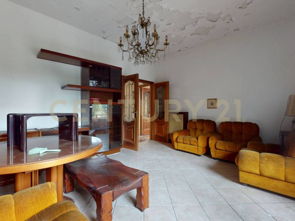 Villa a Gallarate in Via Fratelli Bronzetti, 28 - Foto 4