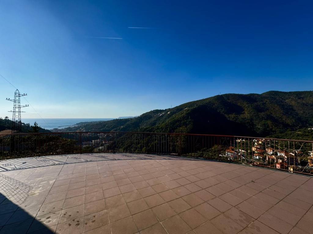 Appartamento a Varazze in Via Ginepro, 1 - Foto 2