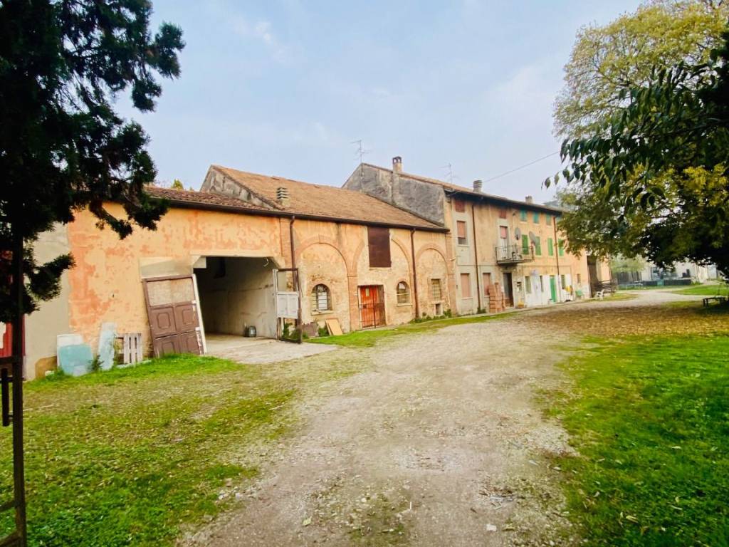 Rustico / casale a Roverbella in Strada Statale Gardesana Orientale - Foto 3