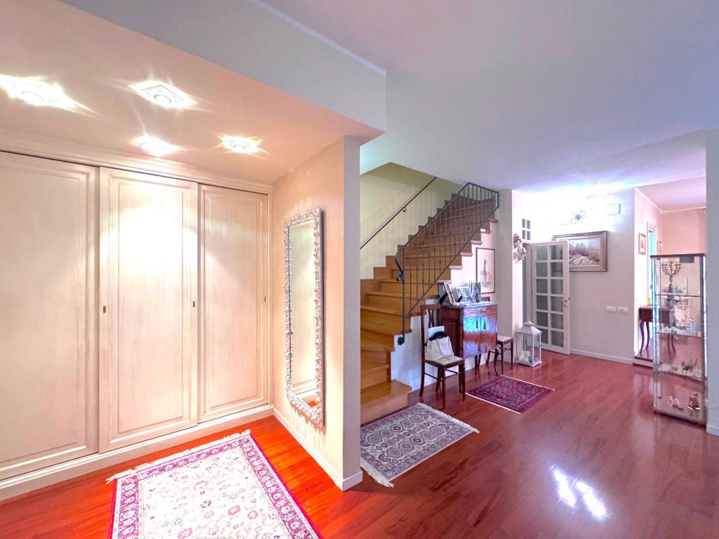 Casa indipendente a Prato in Via Gaetano Pieraccini - Foto 2