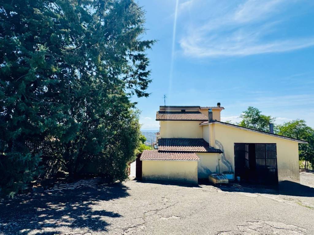 Casa indipendente a Ariano irpino in C/DA TESORO, 16 - Foto 4