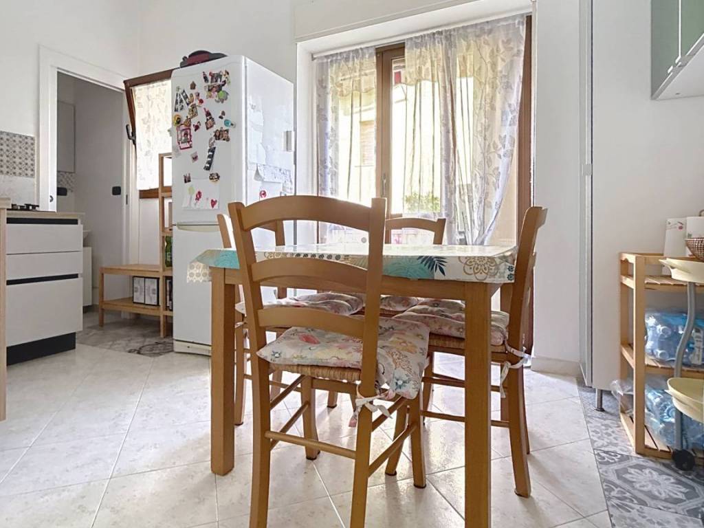Appartamento a Sassari in Via Michele Abozzi - Foto 2