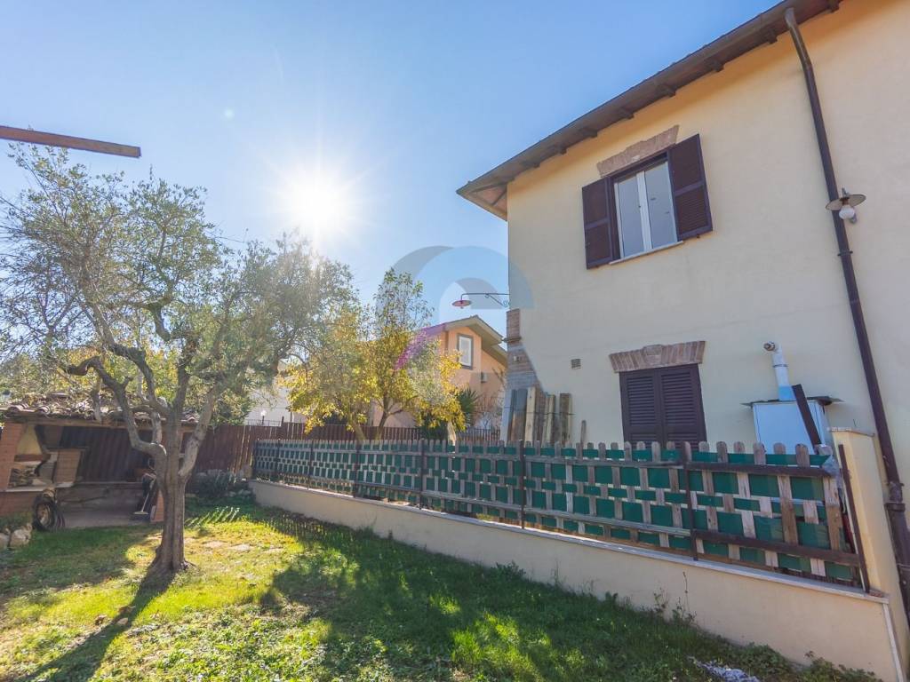 Appartamento a Grottaferrata in Via Carlo Galassi Paluzzi, 16 - Foto 4