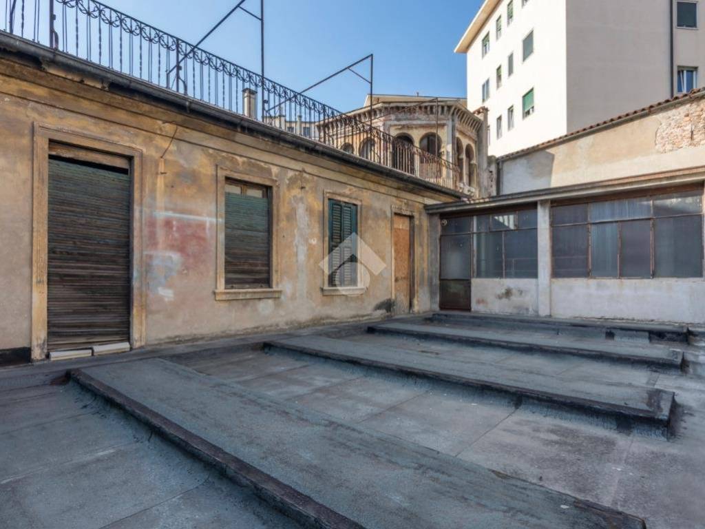 Appartamento a Verona in Via Della Valverde, 46 - Foto 2