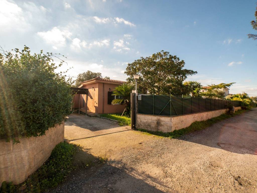 Villa a Aprilia in Via Chisone, 3 - Foto 2