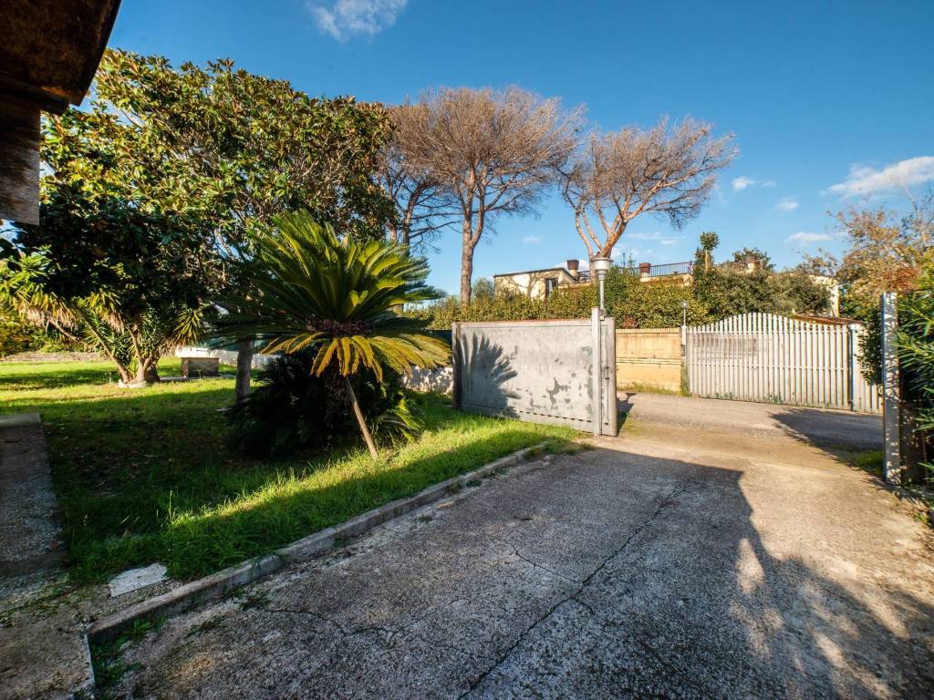 Villa a Aprilia in Via Chisone, 3 - Foto 4