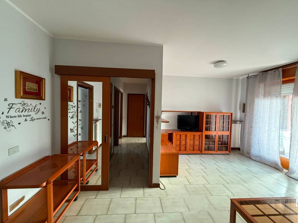 Appartamento a Bollate in Via Amilcare Ponchielli, 3 - Foto 2