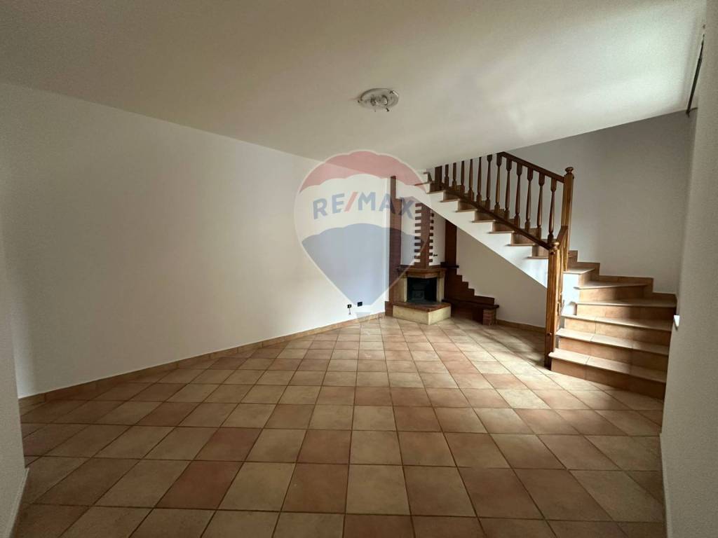 Appartamento a Fagnano olona in VIA PACE, 6 - Foto 2