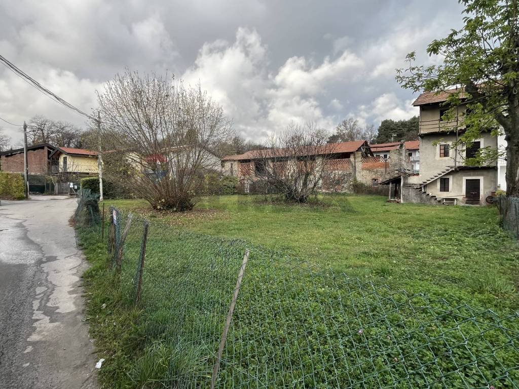 Rustico / casale a Varallo pombia in via Santissima Trinità - Foto 4