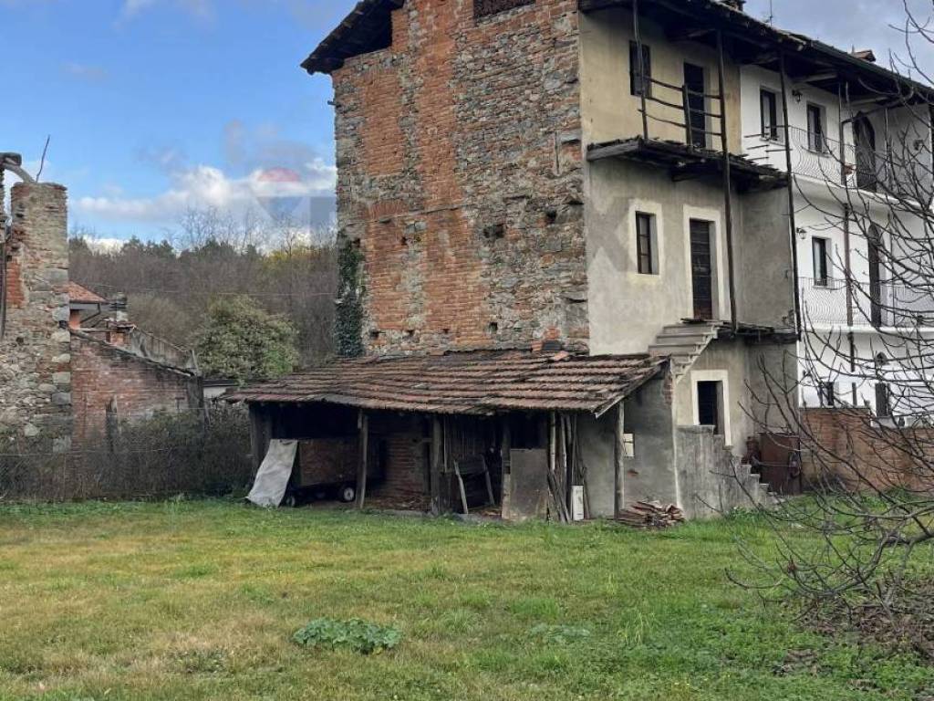 Rustico / casale a Varallo pombia in via Santissima Trinità - Foto 5