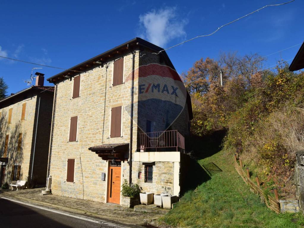 Casa indipendente a Neviano degli arduini in Via Ariolla, 5 - Foto 2