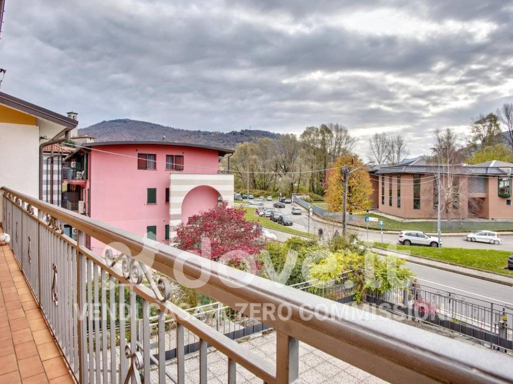 Appartamento a Luino in Via Asmara, 43 - Foto 4