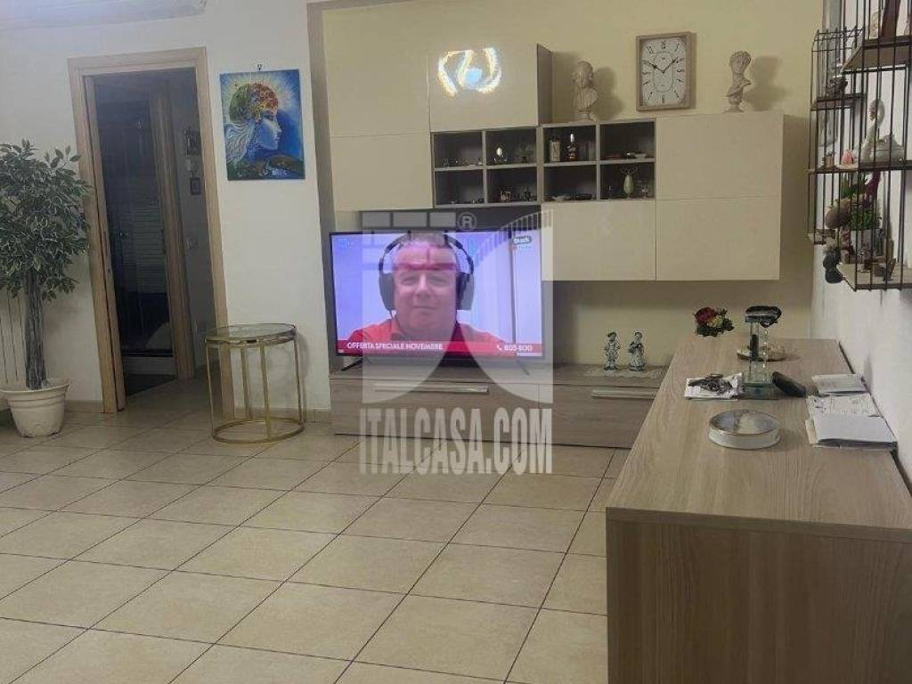 Appartamento a Crotone in Via Antonio De Curtis - Foto 3