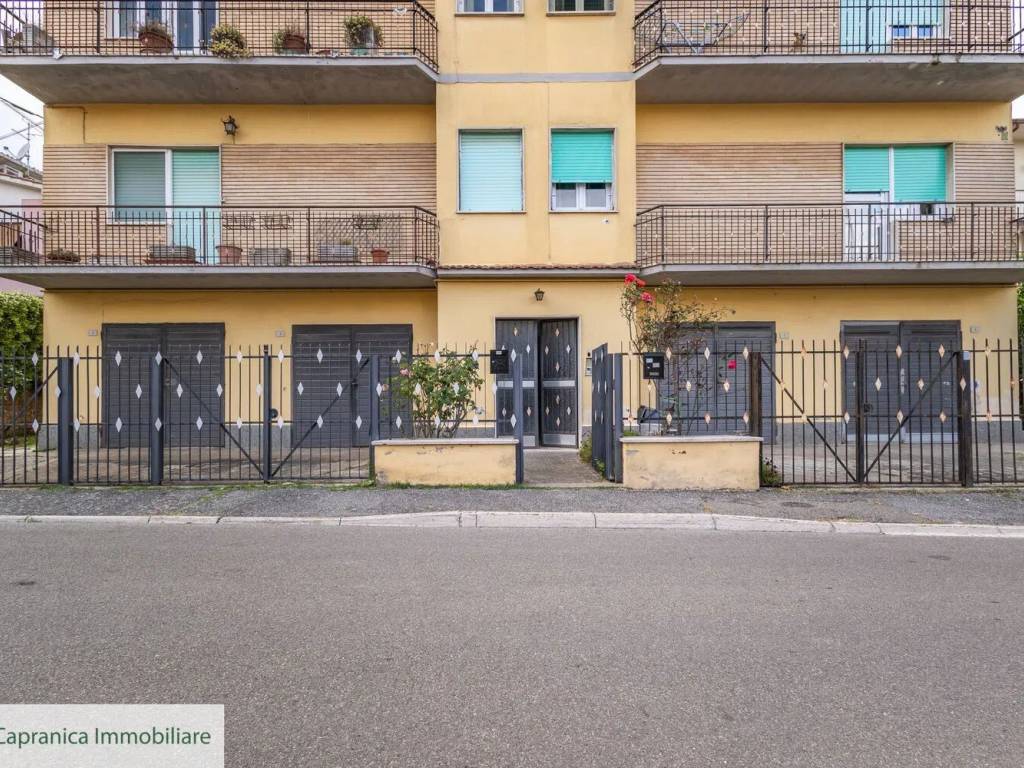 Appartamento a Bassano romano in Via Benvenuto Cellini No Number - Foto 3