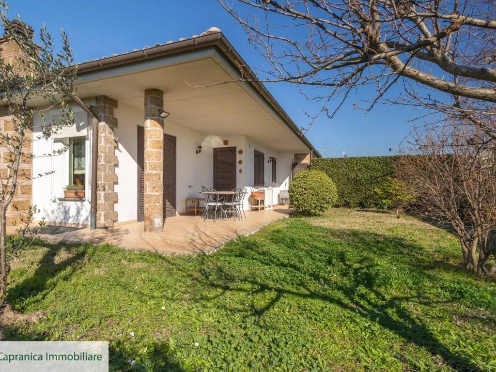 Villa a Capranica in Via Giacomo Leopardi, 5 /A - Foto 2