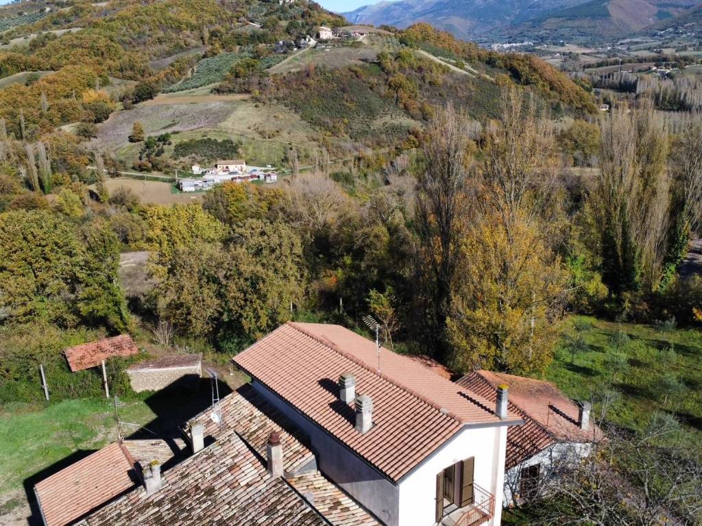 Appartamento a Nocera umbra in Vocabolo Largnano - Foto 2