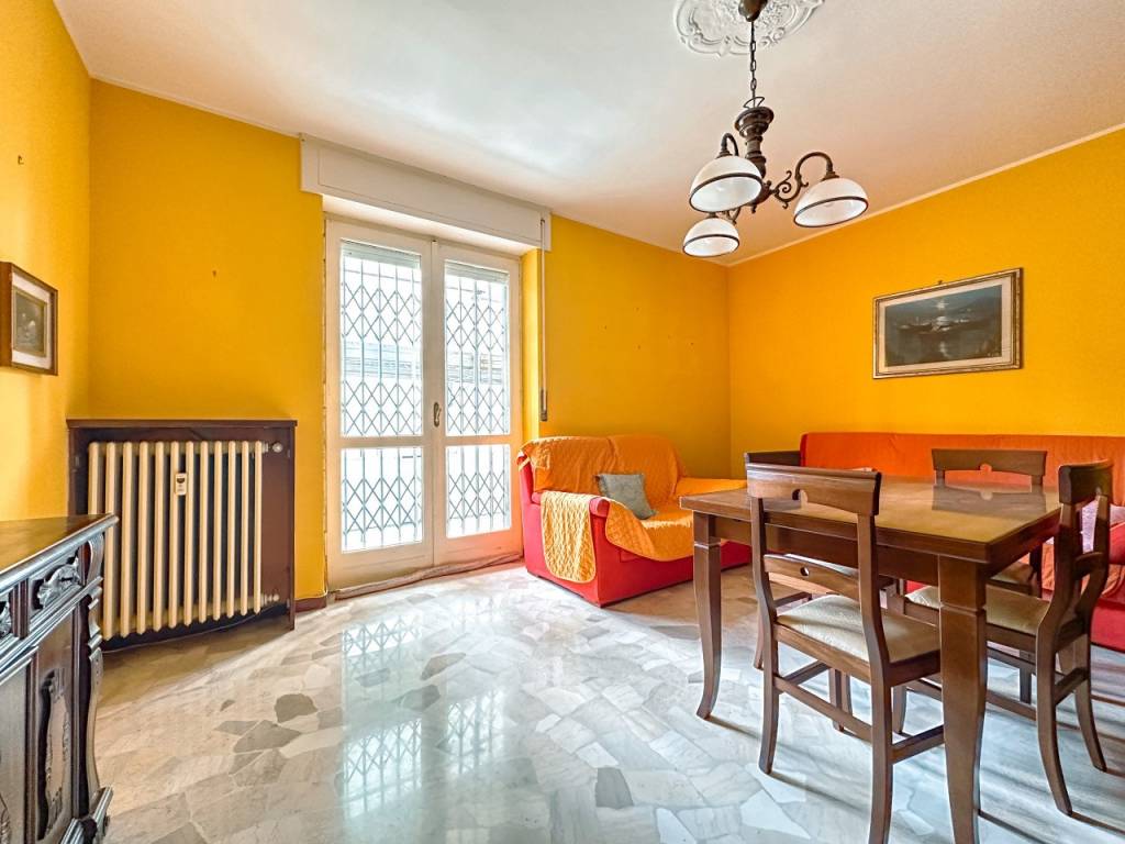 Appartamento a Borgosesia in VIA DUCA D'AOSTA 21 - Foto 2