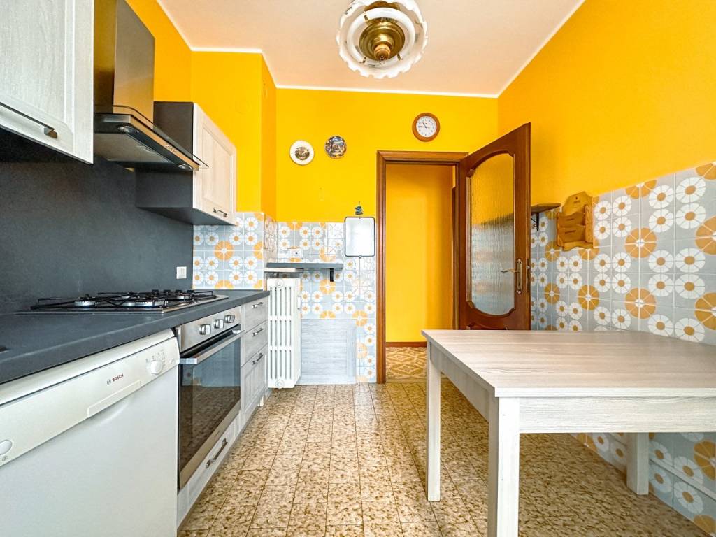 Appartamento a Borgosesia in VIA DUCA D'AOSTA 21 - Foto 3
