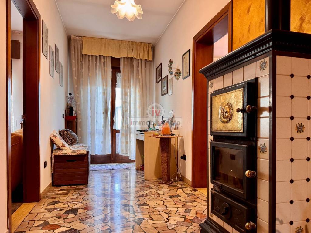 Appartamento a Montecchio maggiore in Via Giarette - Foto 2