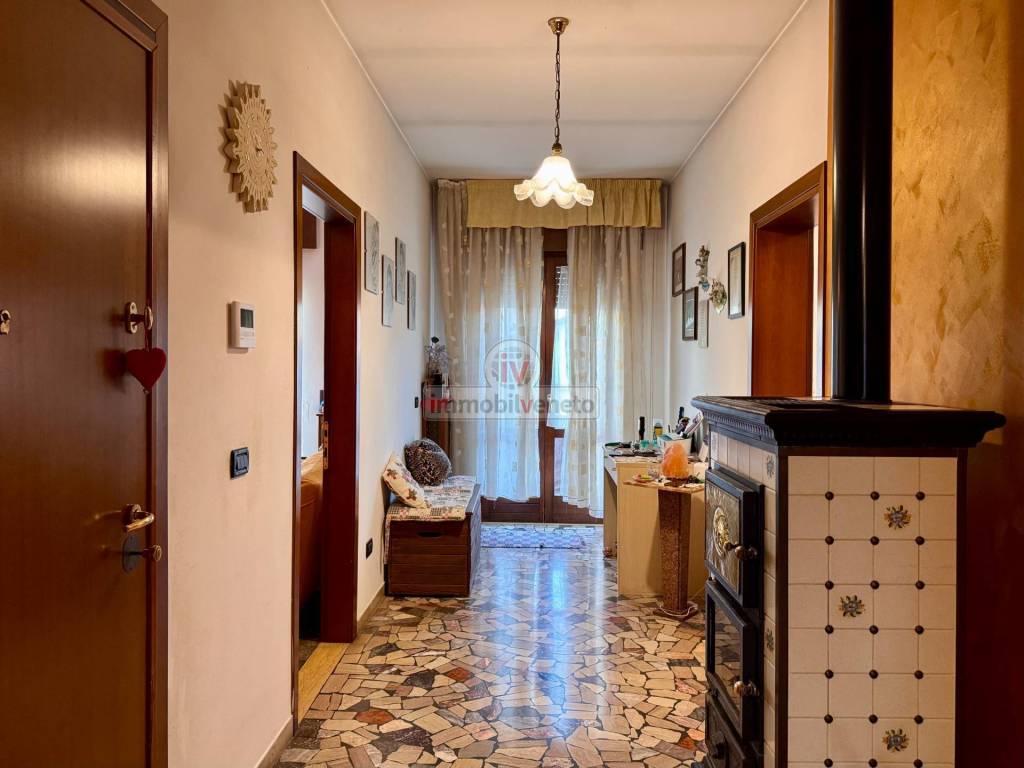 Appartamento a Montecchio maggiore in Via Giarette - Foto 4