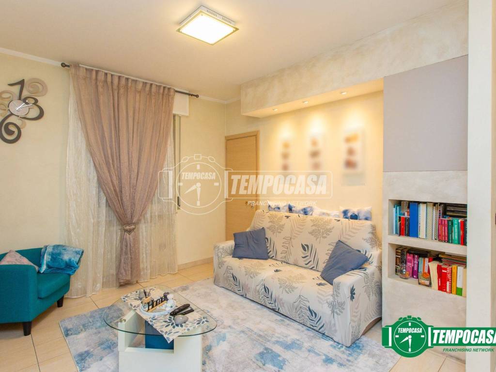 Appartamento a Bellinzago novarese in Via De Medici, 41 - Foto 2